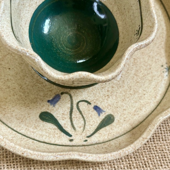 Signed Art Pottery Chip And Dip Dish Bowl Speckled Tan Green Blue Floral Rustic - Picture 2 of 7